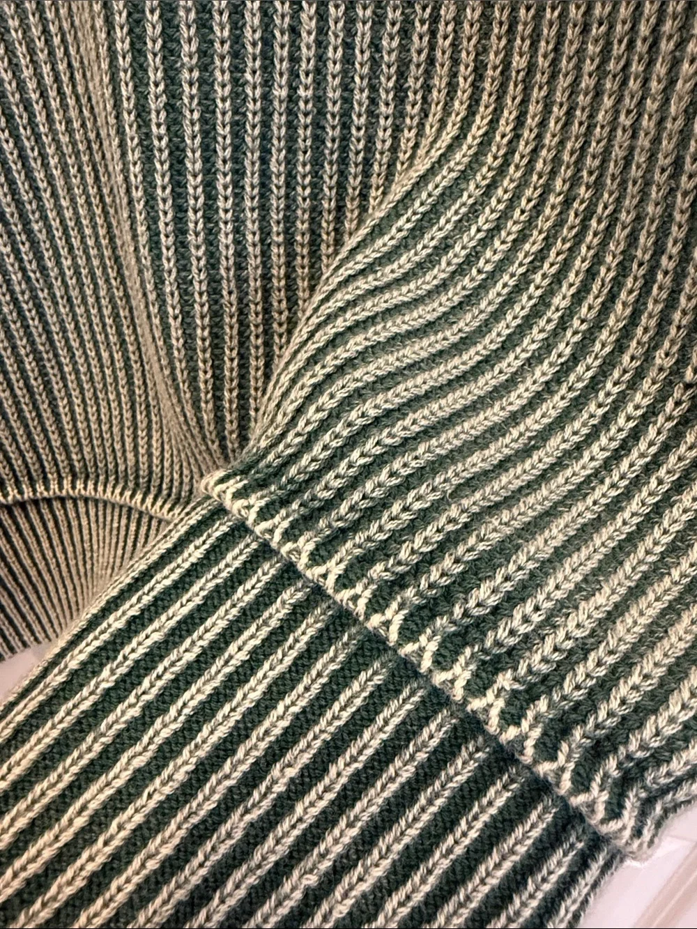 ZENANA Ribbed Green Crewneck Women's Sweater S/M